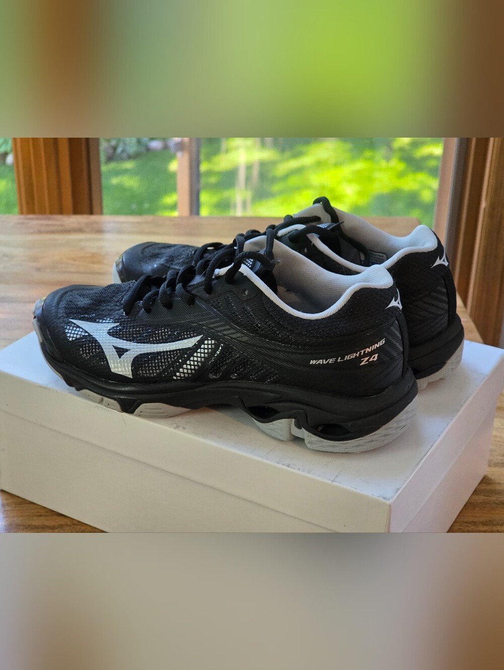 Mizuno Wave Lightning Z4 Women's Athletic Volleyball Shoes - Black/White-6.5